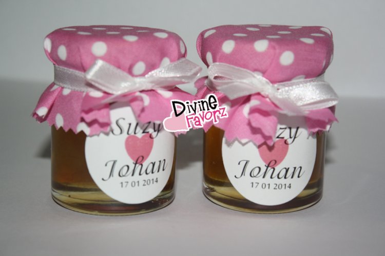 40ml Circular Personalized Honey Jars with Cloth Top - Click Image to Close