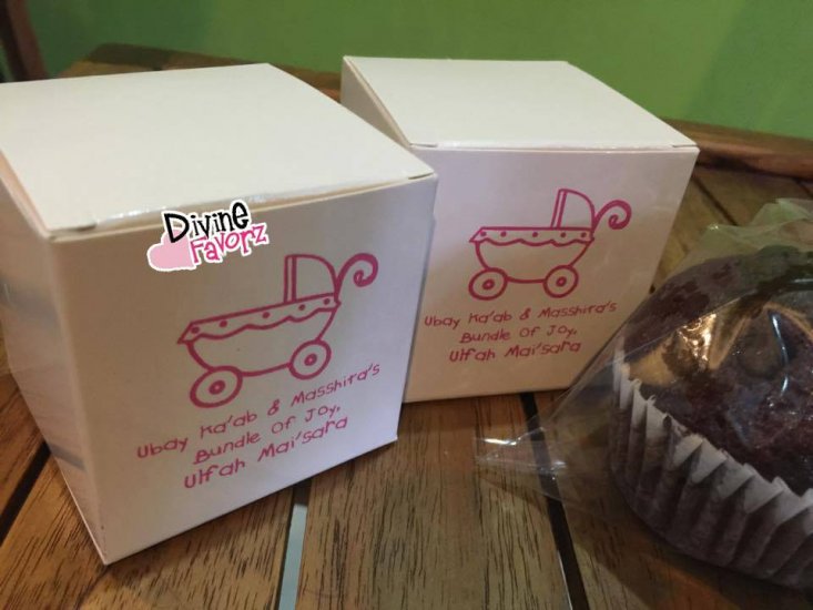 Personalized Box with Chocolate Muffin - Click Image to Close
