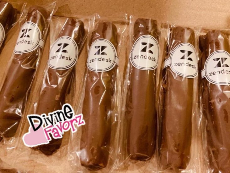 Singapore Chocolate cigar with labels - Click Image to Close
