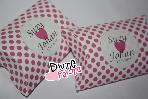 Polka dot Pillow Box with Personalized Sticker - Click Image to Close
